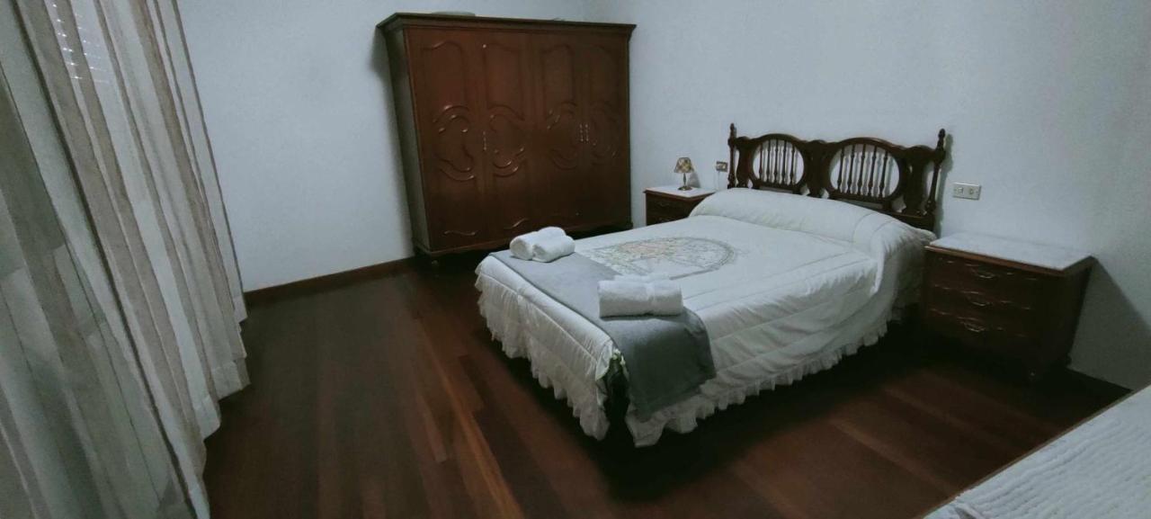 Apartamento De 4 Habitaciones En El Centro De Monforte Monforte De Lemos Exterior photo